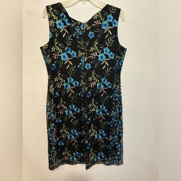 Connected Black and Blue Floral Embroidery Size 16 - Picture 2 of 9